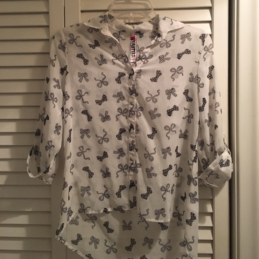 Hi/low Sheer blouse white w/ bows design size L